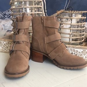 Crown vintage women’s boots